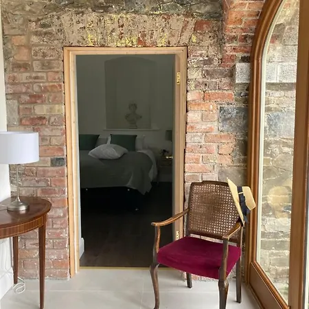 The Garden At The Courtyard,townley Hall Lägenhet *