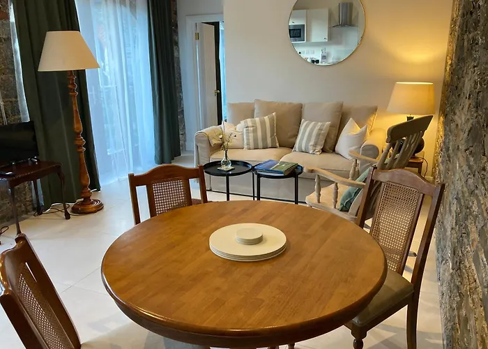 The Garden At The Courtyard,townley Hall * 드로이다